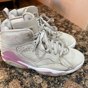 Jordan MVP "Neutral Grey/Orchid White" Women's Shoe, sz 9
